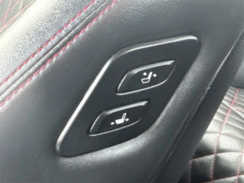 Used 2019 Genesis G70 2.0T Advanced w/ Sport Package image 23