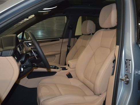 New 2026 Porsche Macan image 16