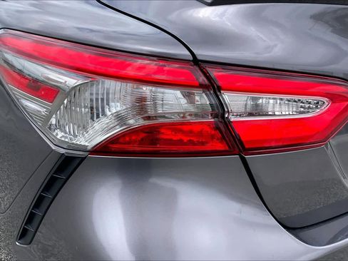 Used 2019 Toyota Camry SE image 28