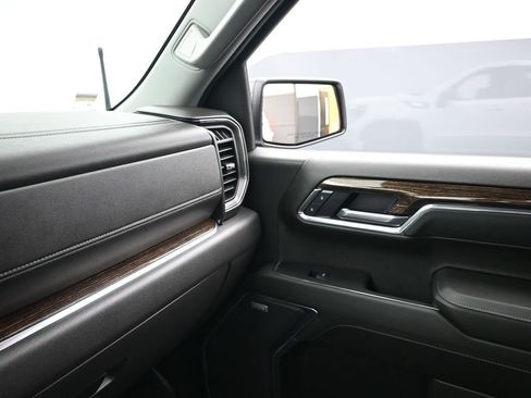 Used 2025 GMC Sierra 1500 Elevation w/ Preferred Package image 22