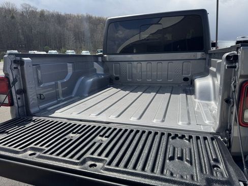 Used 2020 Jeep Gladiator Sport AWD/4WD image 5