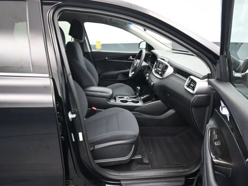 Used 2017 Kia Sorento AWD image 39