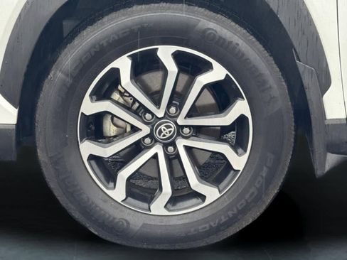 Used 2024 Toyota Corolla Cross SE image 30