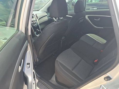 Used 2016 Hyundai Elantra GT FWD image 12
