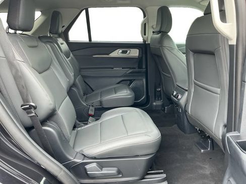 Certified 2026 Ford Explorer Active w/ Active Comfort Package AWD/4WD image 18