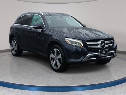 Used 2019 Mercedes-Benz GLC 300 4MATIC image 4