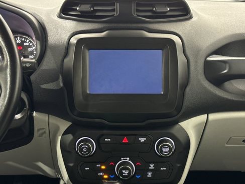 Used 2020 Jeep Renegade Limited w/ LED Lighting Group image 9