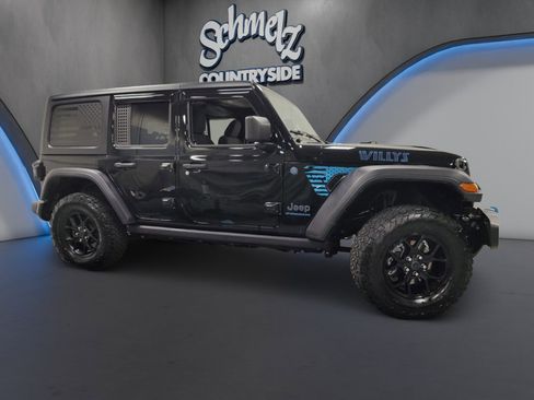 Used 2024 Jeep Wrangler Unlimited image 4