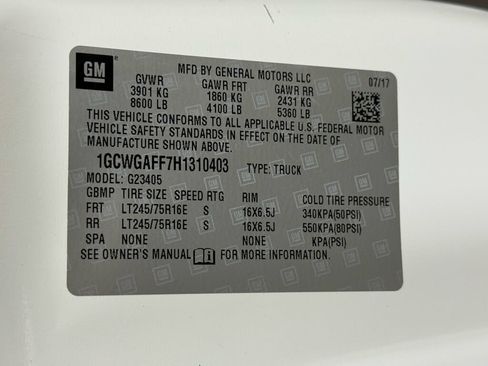 Used 2017 Chevrolet Express 2500 RWD image 32