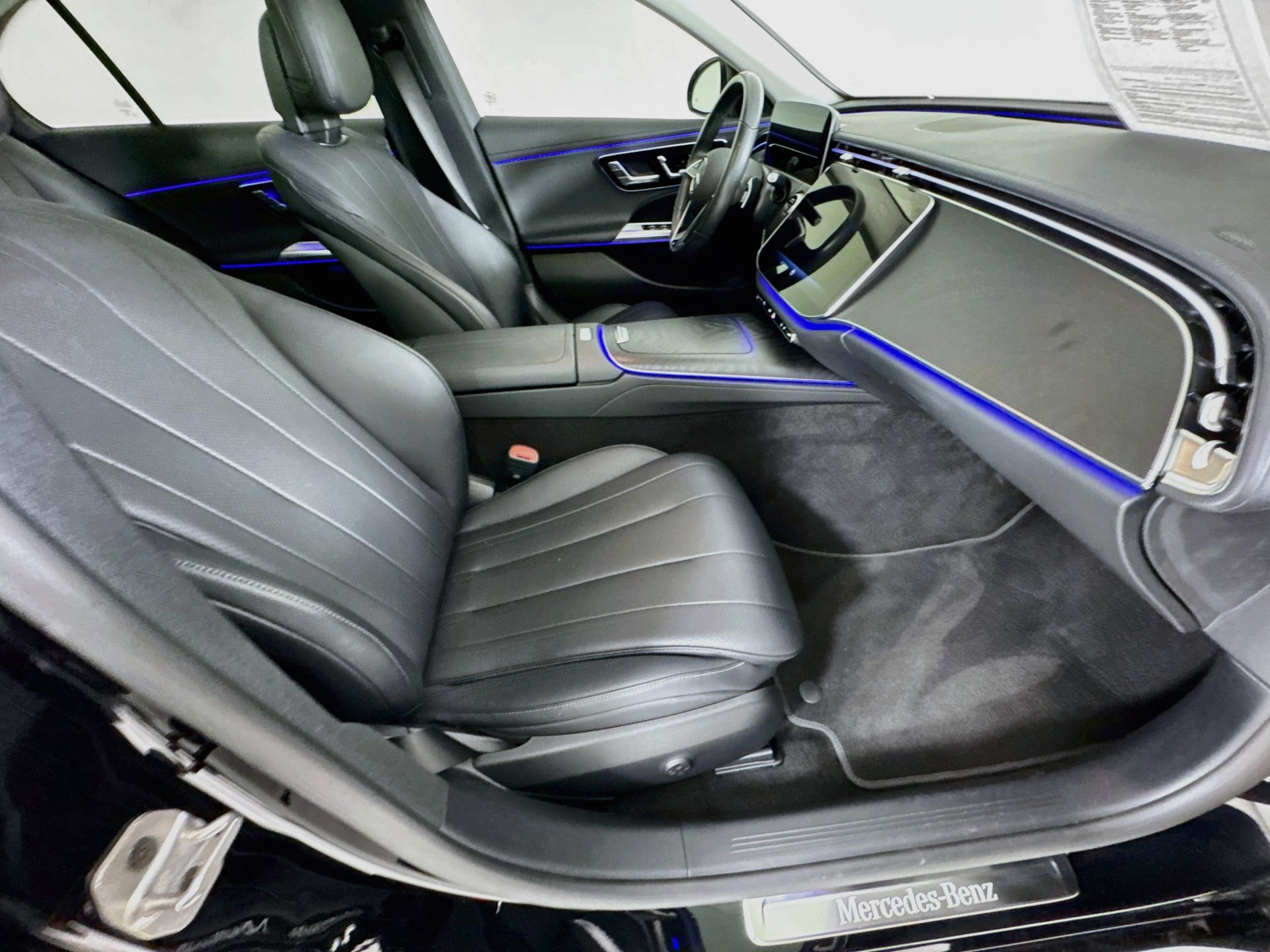 Used 2025 Mercedes-Benz E 350 4MATIC Sedan image 30
