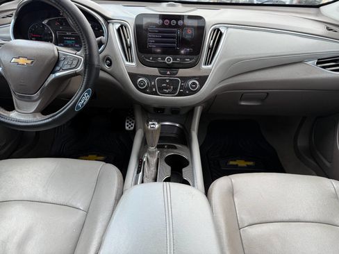 Used 2017 Chevrolet Malibu LT w/ Leather Package image 9