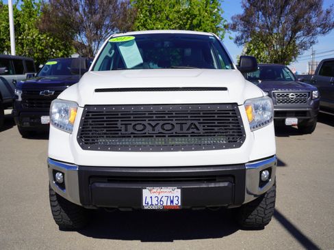 Used 2017 Toyota Tundra Limited image 6
