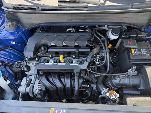 Used 2023 Hyundai Venue Limited image 21