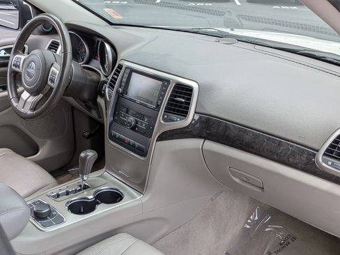 Used 2011 Jeep Grand Cherokee Laredo AWD/4WD image 33