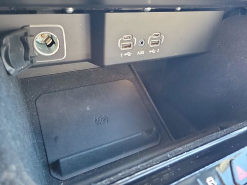 Used 2022 Jeep Wagoneer Series II AWD/4WD image 29