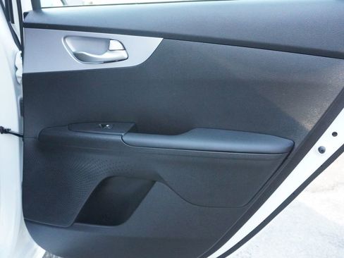 Used 2024 Kia Forte LXS w/ LXS Technology Package FWD image 21