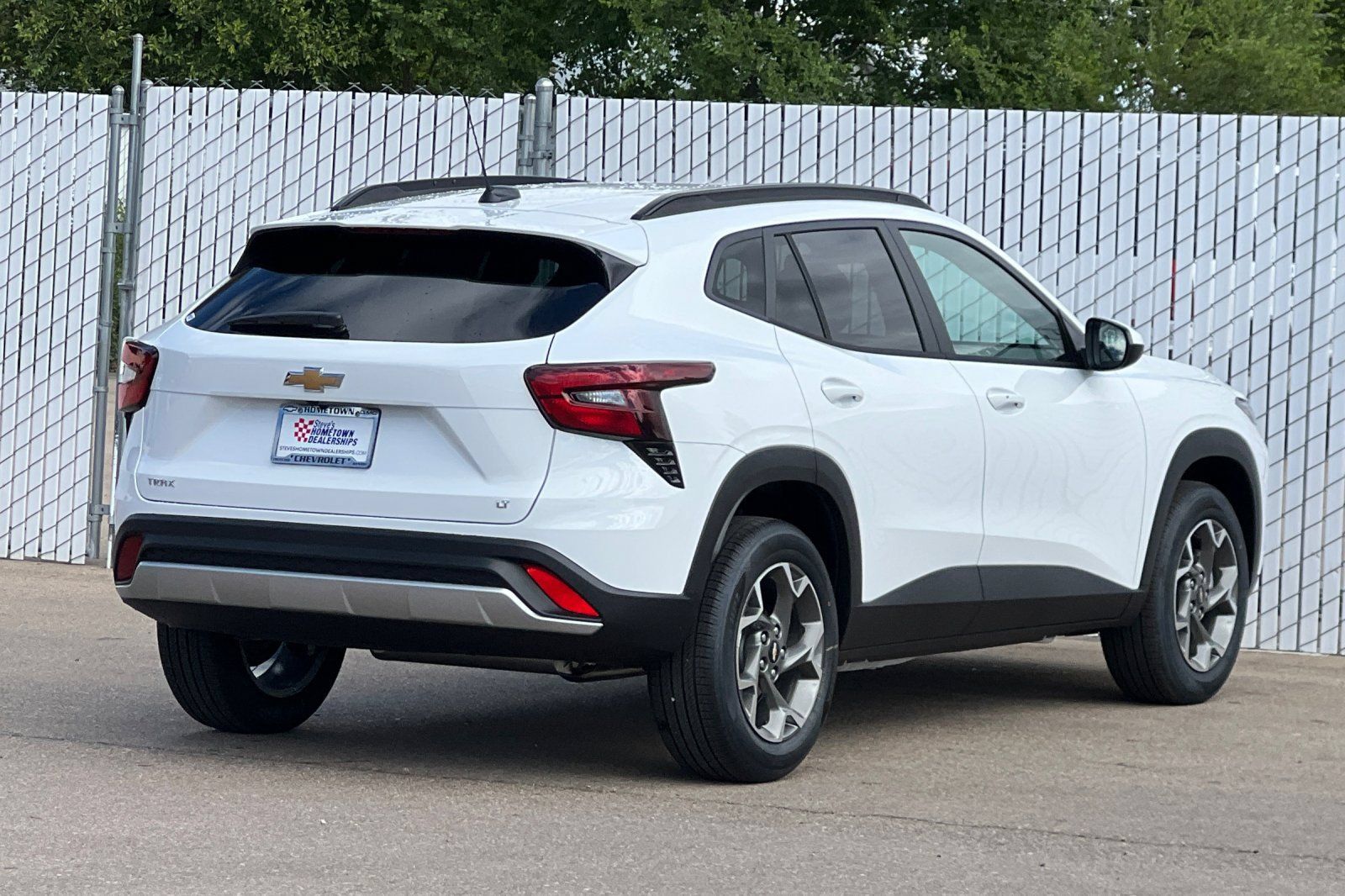 New 2026 Chevrolet Trax LT w/ LT Convenience Package FWD image 4