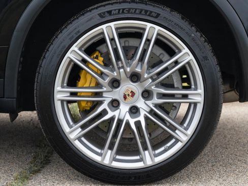 Used 2013 Porsche Cayenne Diesel AWD/4WD image 31