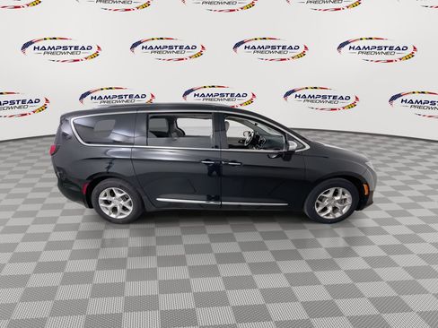 Used 2019 Chrysler Pacifica Limited FWD image 9
