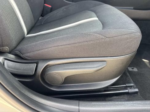 Used 2025 Hyundai Sonata SEL FWD image 12