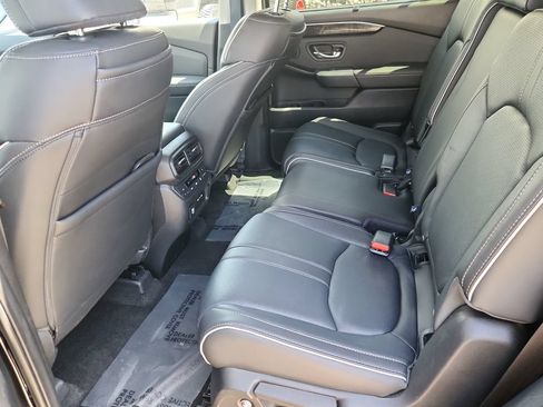 Used 2025 Honda Pilot Elite image 10