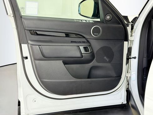 Certified 2023 Land Rover Discovery Metropolitan Edition AWD/4WD image 21