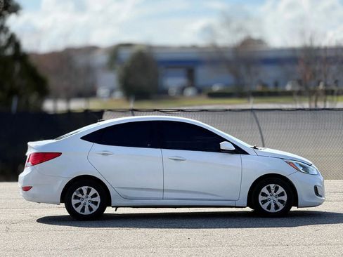 Used 2015 Hyundai Accent GLS FWD image 7
