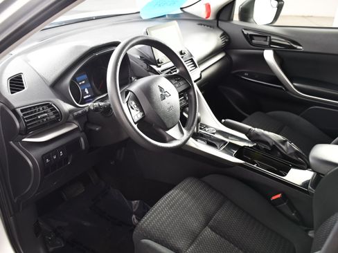 Used 2024 Mitsubishi Eclipse Cross LE AWD/4WD image 2