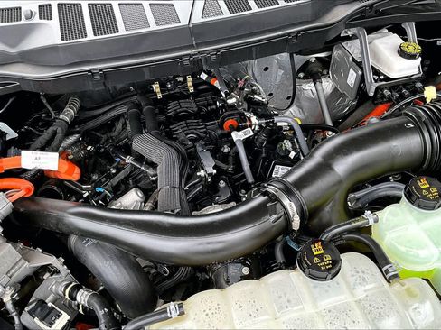 Certified 2025 Ford F150 XLT w/ Equipment Group 302A MID AWD/4WD image 39