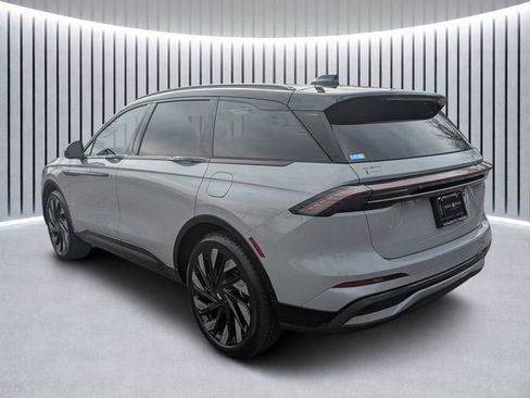 New 2026 Lincoln Nautilus Reserve image 5