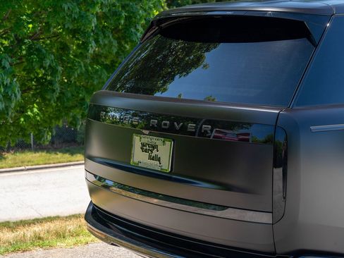 Used 2025 Land Rover Range Rover Autobiography AWD/4WD image 11