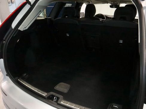 Used 2023 Volvo XC60 B5 Plus AWD/4WD image 19