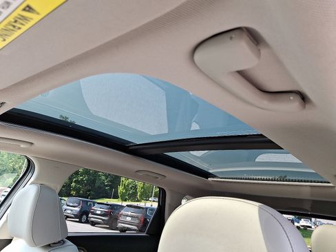 Certified 2023 Kia Sorento S w/ Panoramic Sunroof Package AWD/4WD image 15