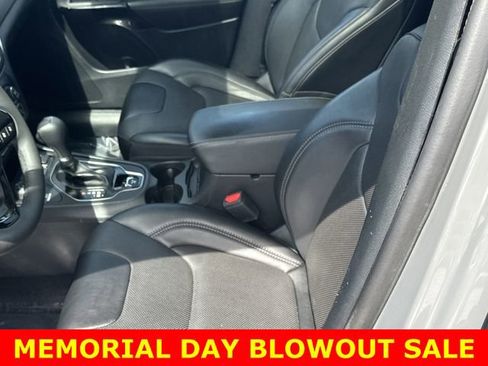 Used 2023 Jeep Cherokee Altitude Lux w/ Lux Elite Package AWD/4WD image 21