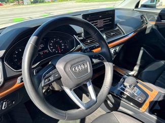 Used 2023 Audi Q5 2.0T Premium w/ Convenience Package AWD/4WD video 3