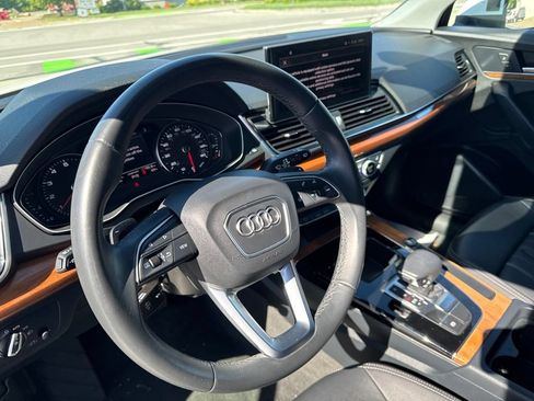 Used 2023 Audi Q5 2.0T Premium w/ Convenience Package AWD/4WD image 3
