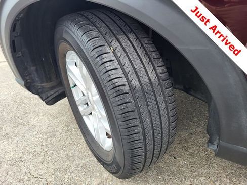 Used 2022 Ford Explorer XLT w/ Equipment Group 202A RWD image 28