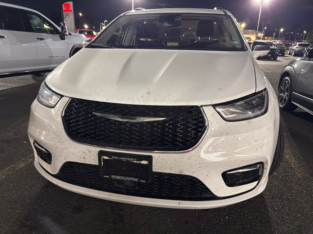 Used 2022 Chrysler Pacifica Limited AWD/4WD image 8