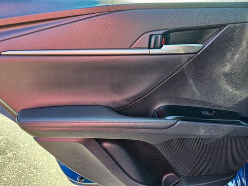 Used 2025 Toyota Camry XLE image 32