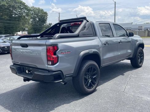 Used 2025 Chevrolet Colorado Trail Boss w/ Midnight Edition AWD/4WD image 3