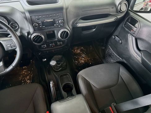 Used 2018 Jeep Wrangler Unlimited Sport w/ Connectivity Group AWD/4WD image 23