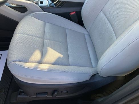 Used 2022 Kia Telluride EX w/ EX Premium Package image 11