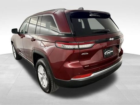 Used 2025 Jeep Grand Cherokee Laredo X w/ Luxury Tech Group I image 6