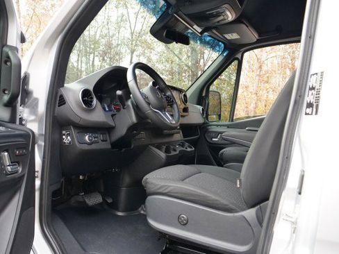 Used 2023 Mercedes-Benz Sprinter 3500 w/ Parking Package image 20