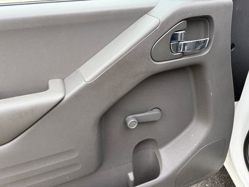 Used 2018 Nissan Frontier S RWD image 17