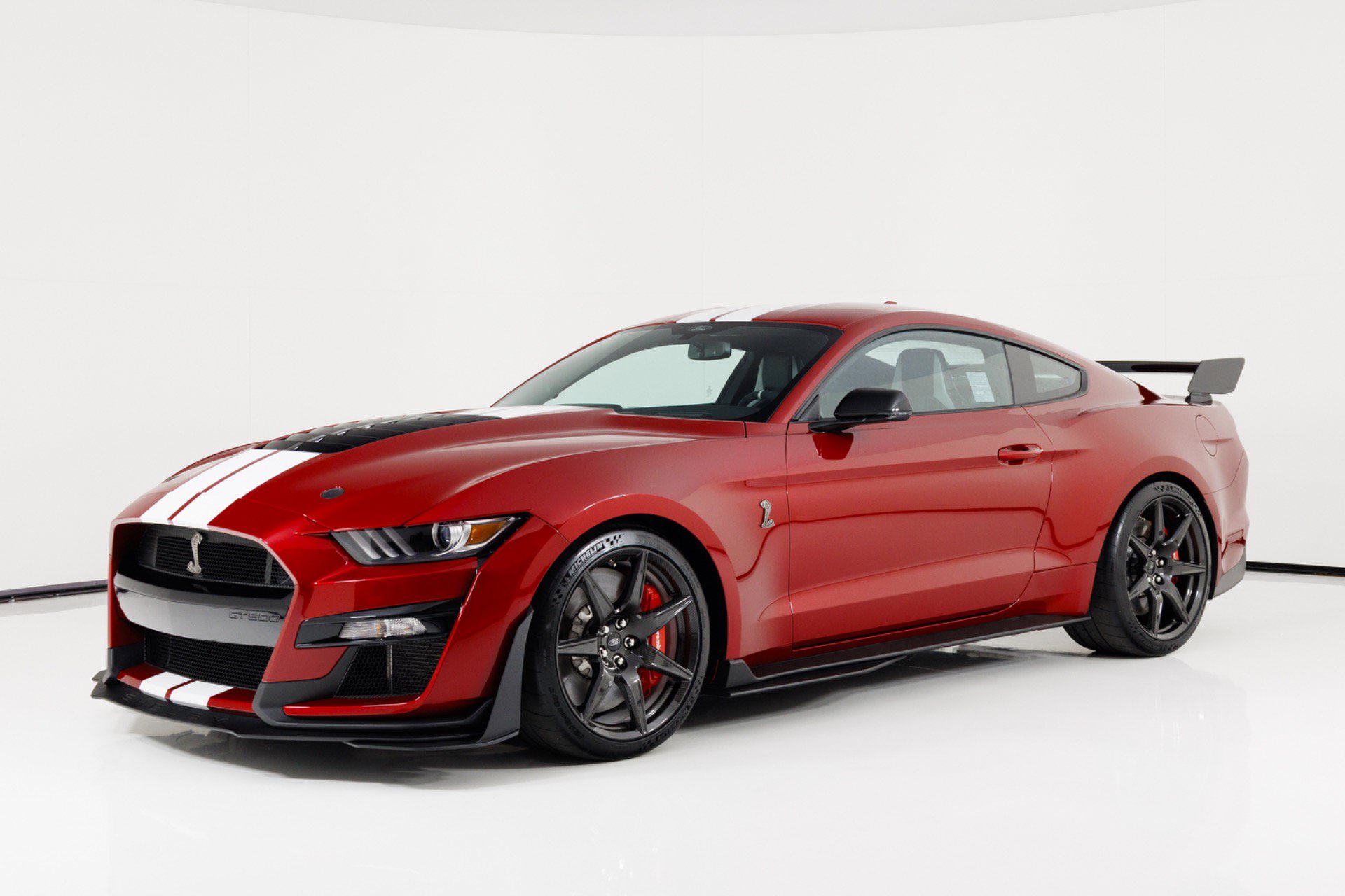 Used 2021 Ford Mustang Shelby GT500 w/ Carbon Fiber Track Pack RWD image 7