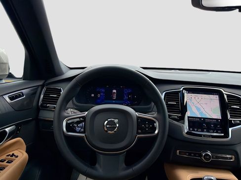 Used 2025 Volvo XC90 B6 Ultra w/ Protection Package Premier image 18
