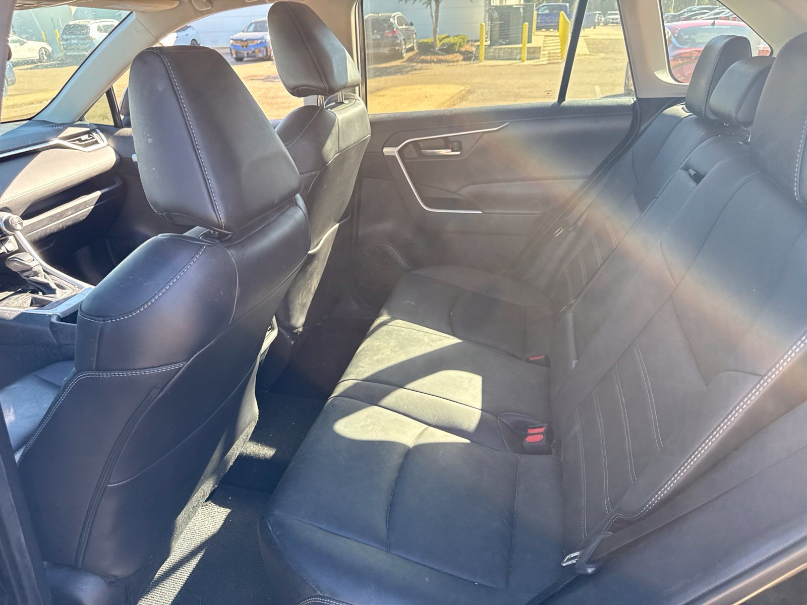 Used 2021 Toyota RAV4 XLE Premium FWD image 11