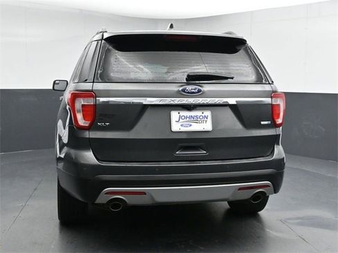 Used 2016 Ford Explorer XLT w/ Equipment Group 202A image 13