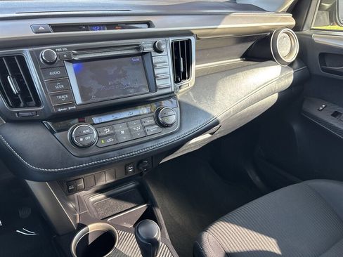 Used 2013 Toyota RAV4 XLE FWD image 41